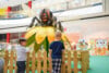 Biene mit Kindern