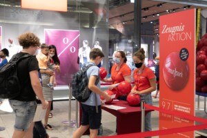 Zeugnisaktion im MURPARK