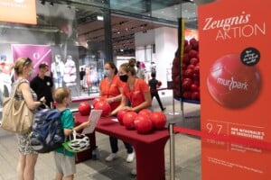 Zeugnisaktion im MURPARK